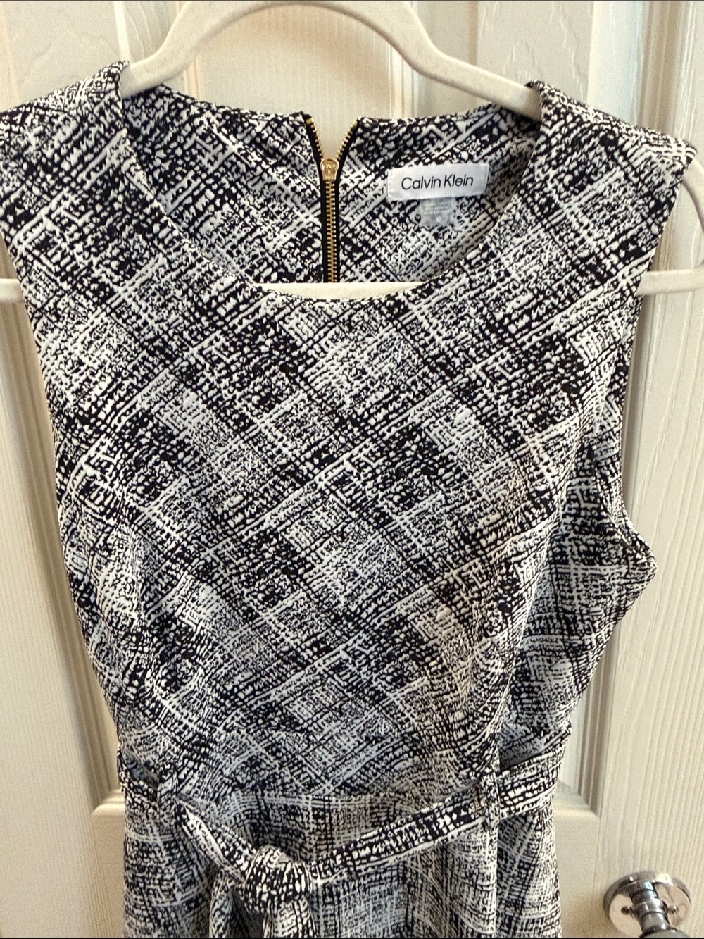 Calvin Klein Black and White Patterned Sleeveless Midi Dress - Picture 13 of 13